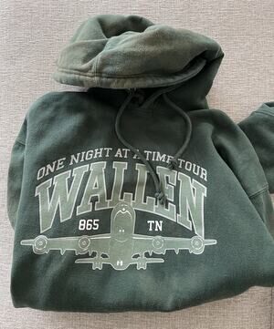 Morgan Wallen 2024 Tour Sweatshirt Men's Large Green Hoodie Pullover Concert